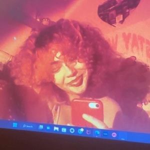 Meet your Posher, Elizabeth